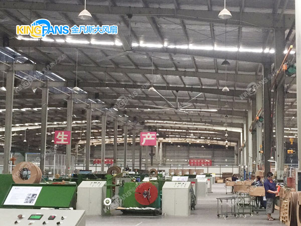 “防暑降溫”懸掛式工業大型風扇送“清涼”